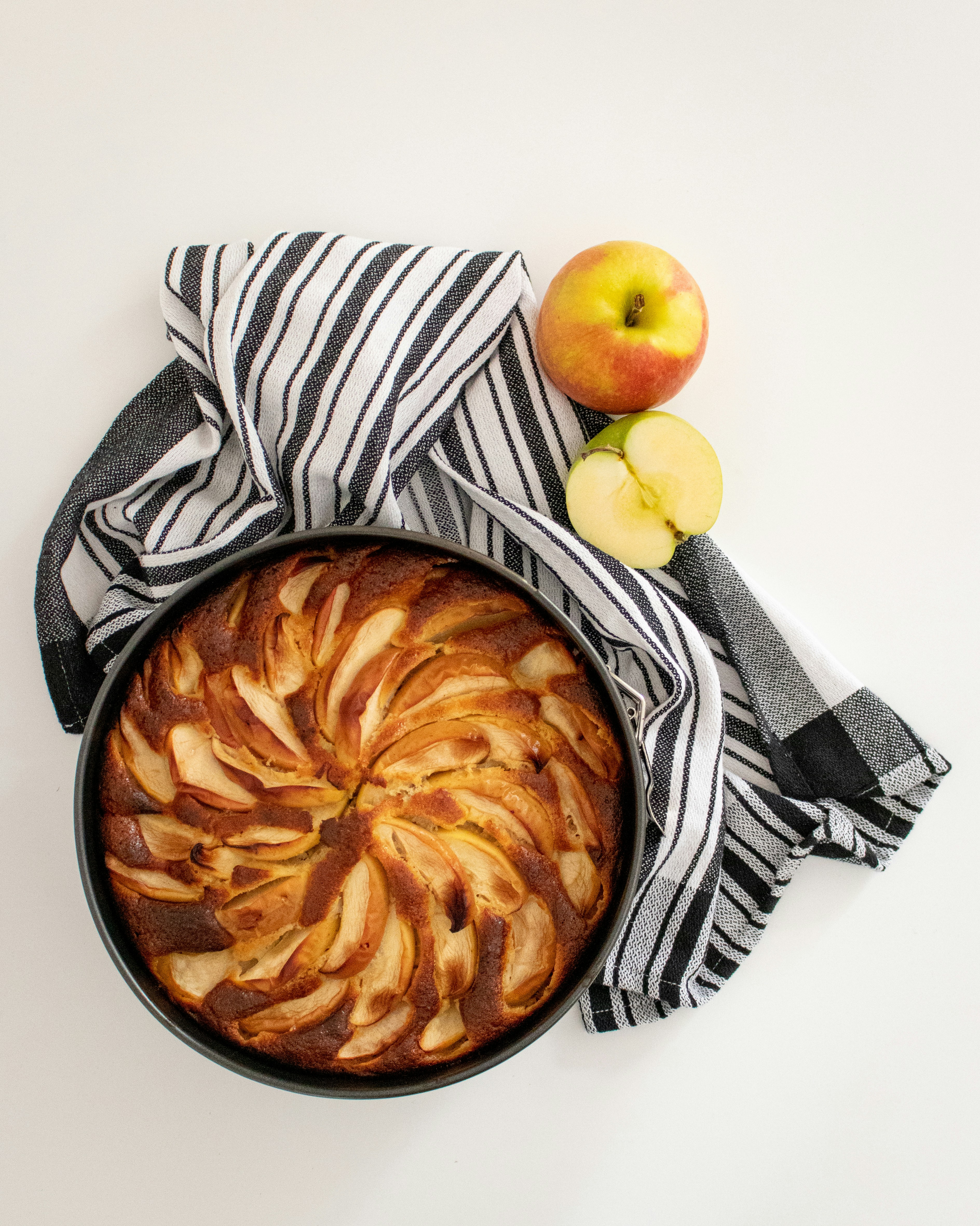 Torta francese di mele e yogurt