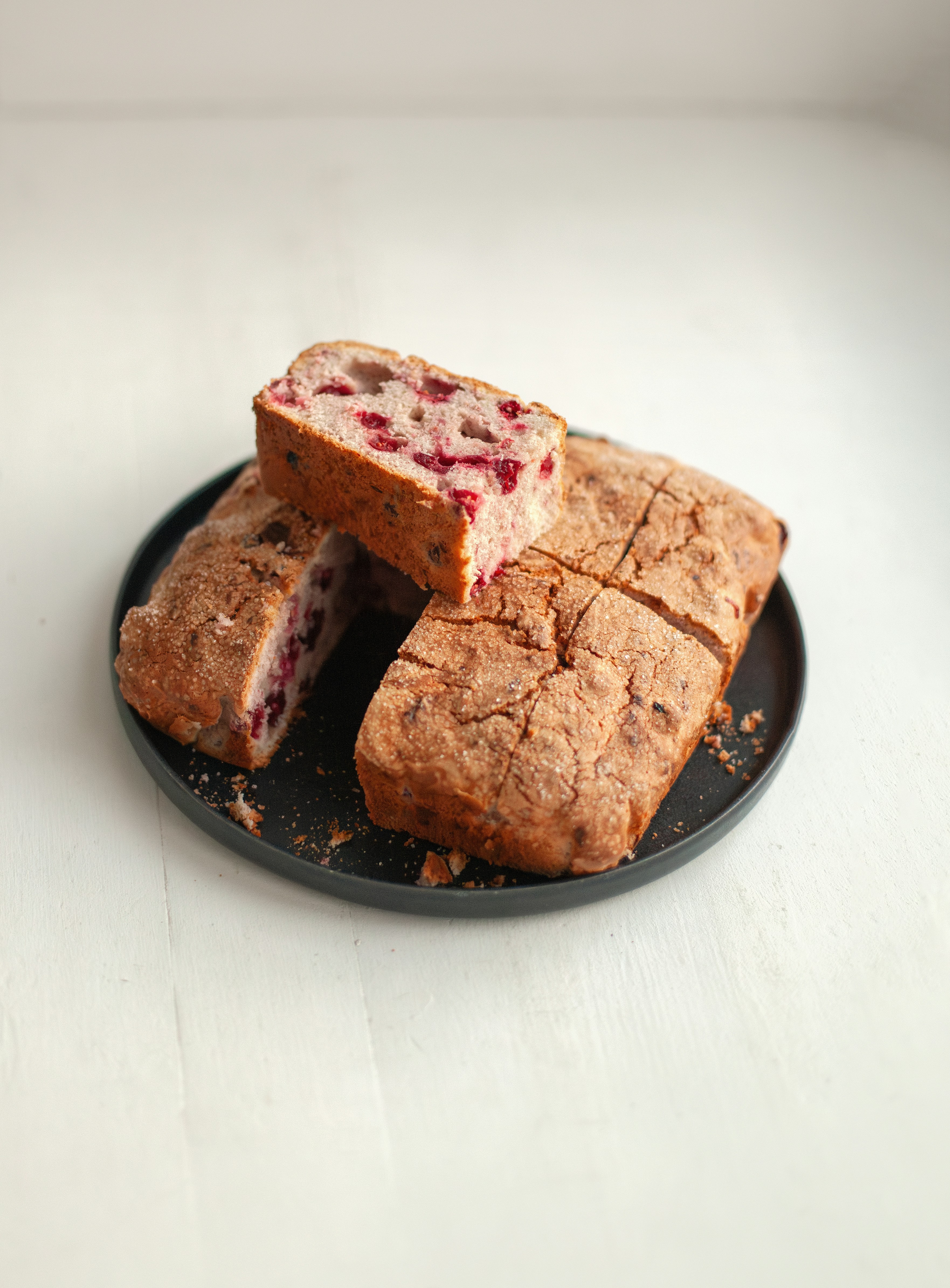 Französischer Joghurtkuchen mit Himbeeren und Mandeln