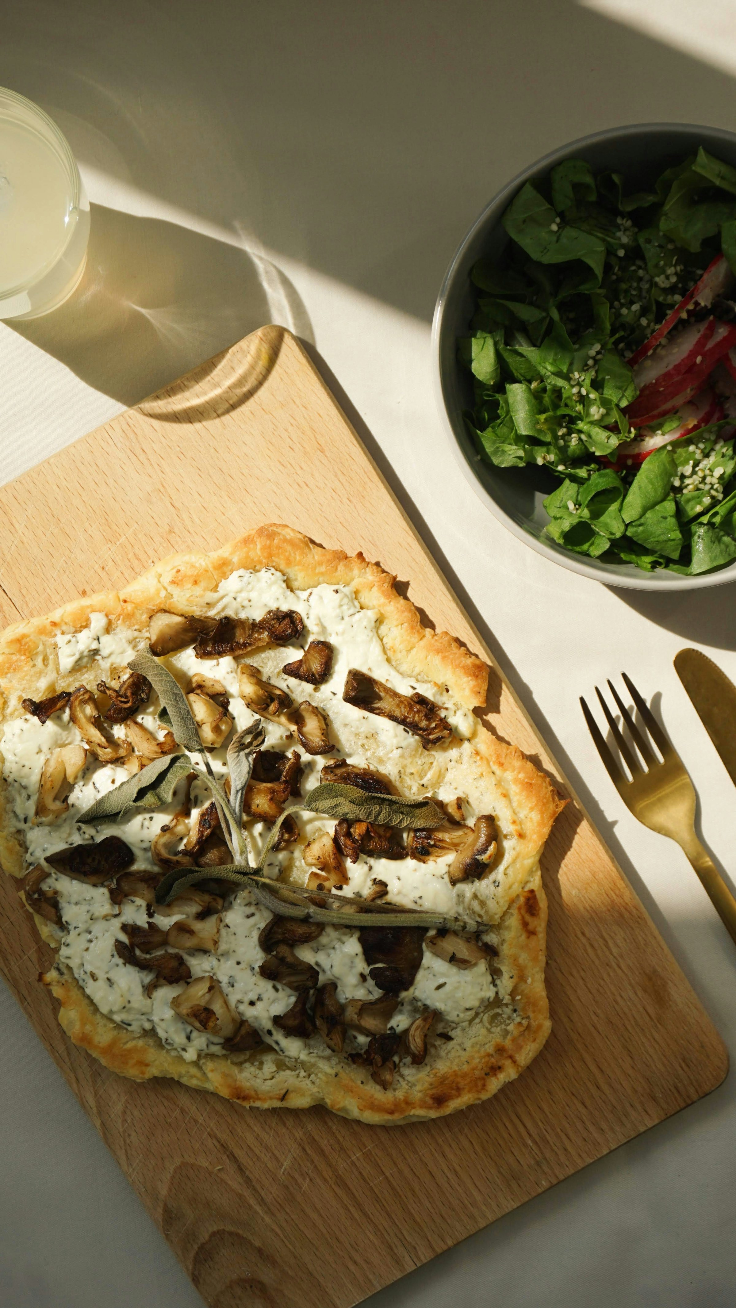 Französische Pilz-Spinat-Joghurt-Galette