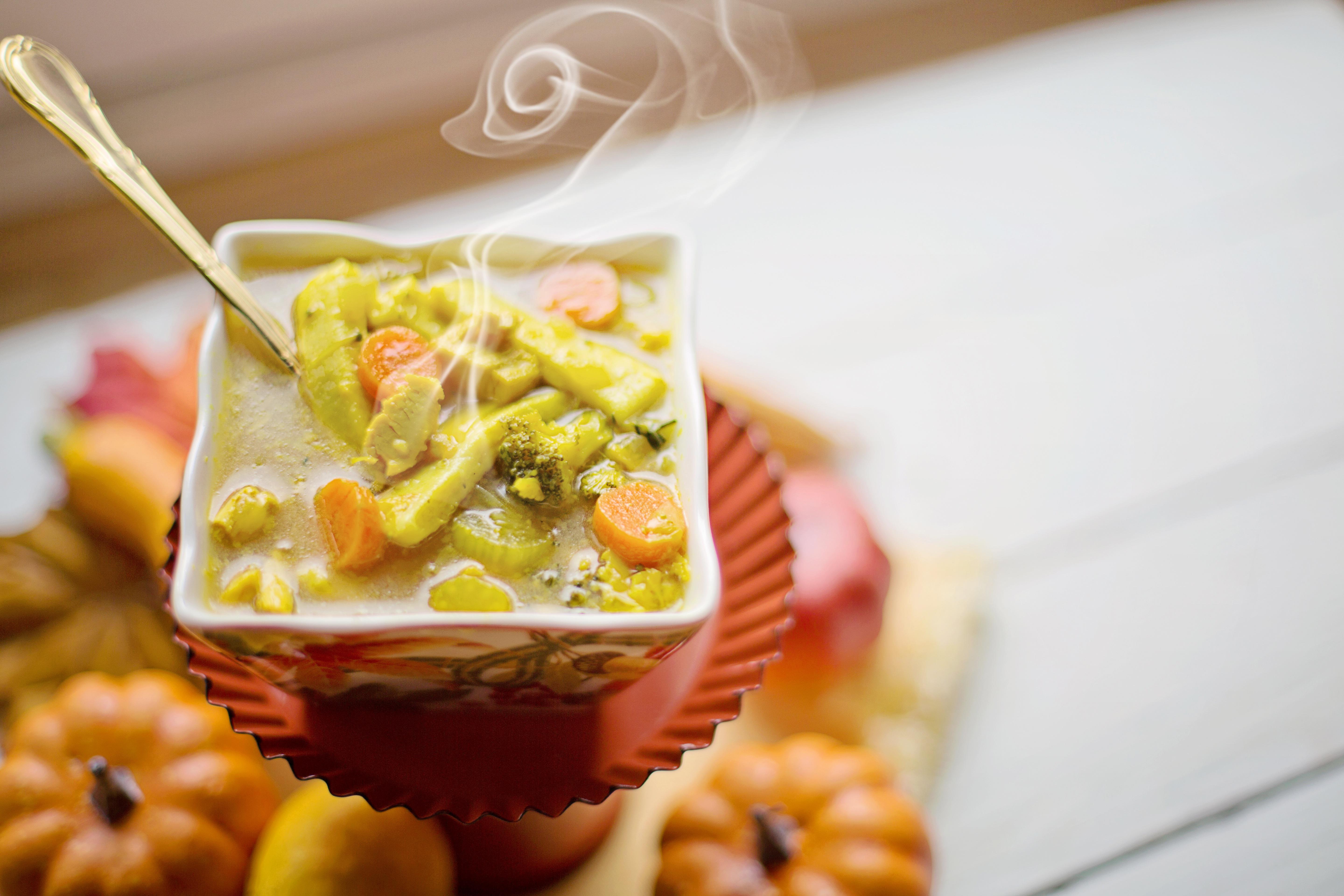 Soupe italienne au poulet, citron et orzo