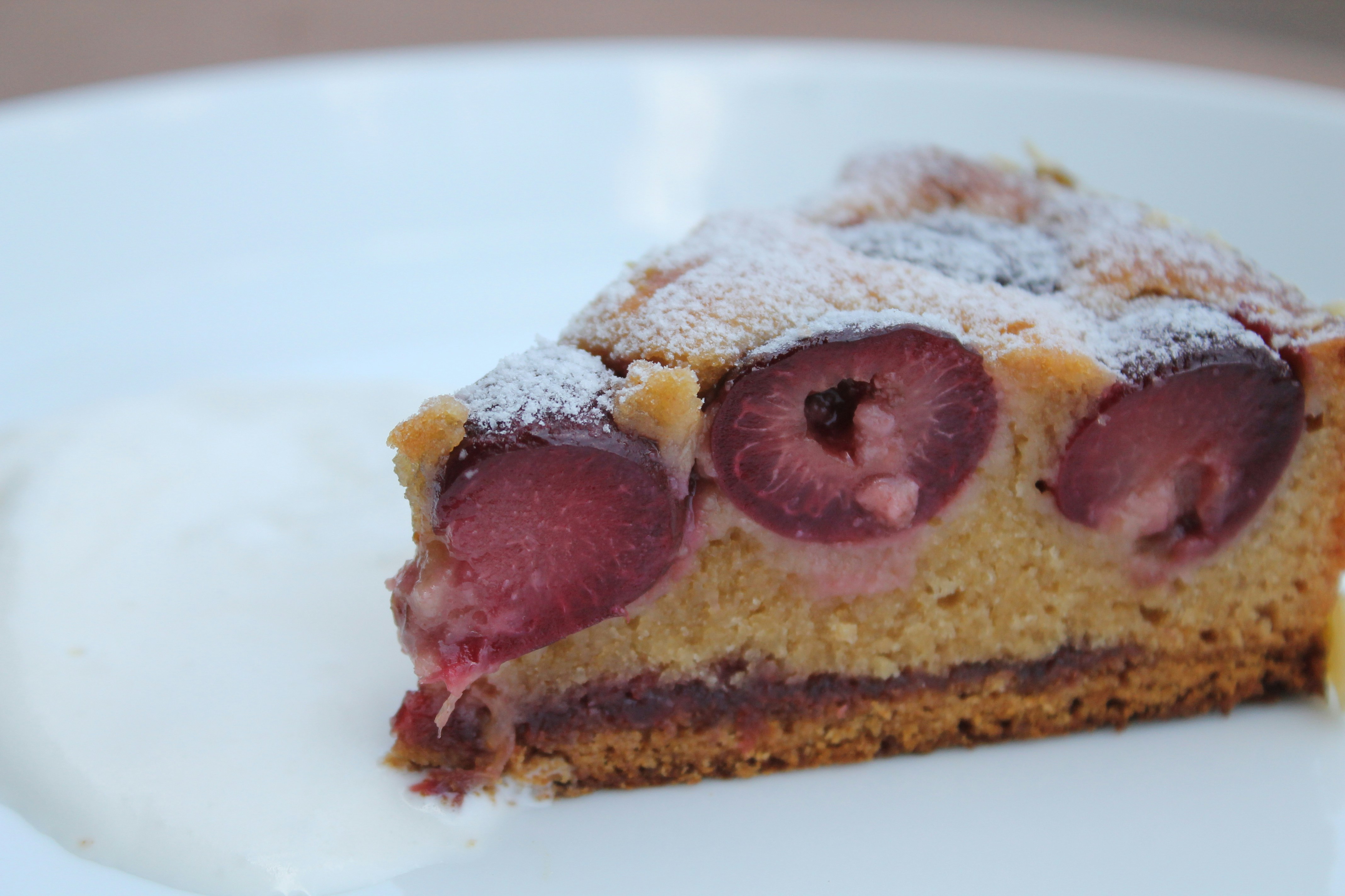 Französischer Kirsch-Mandel-Joghurt-Clafoutis