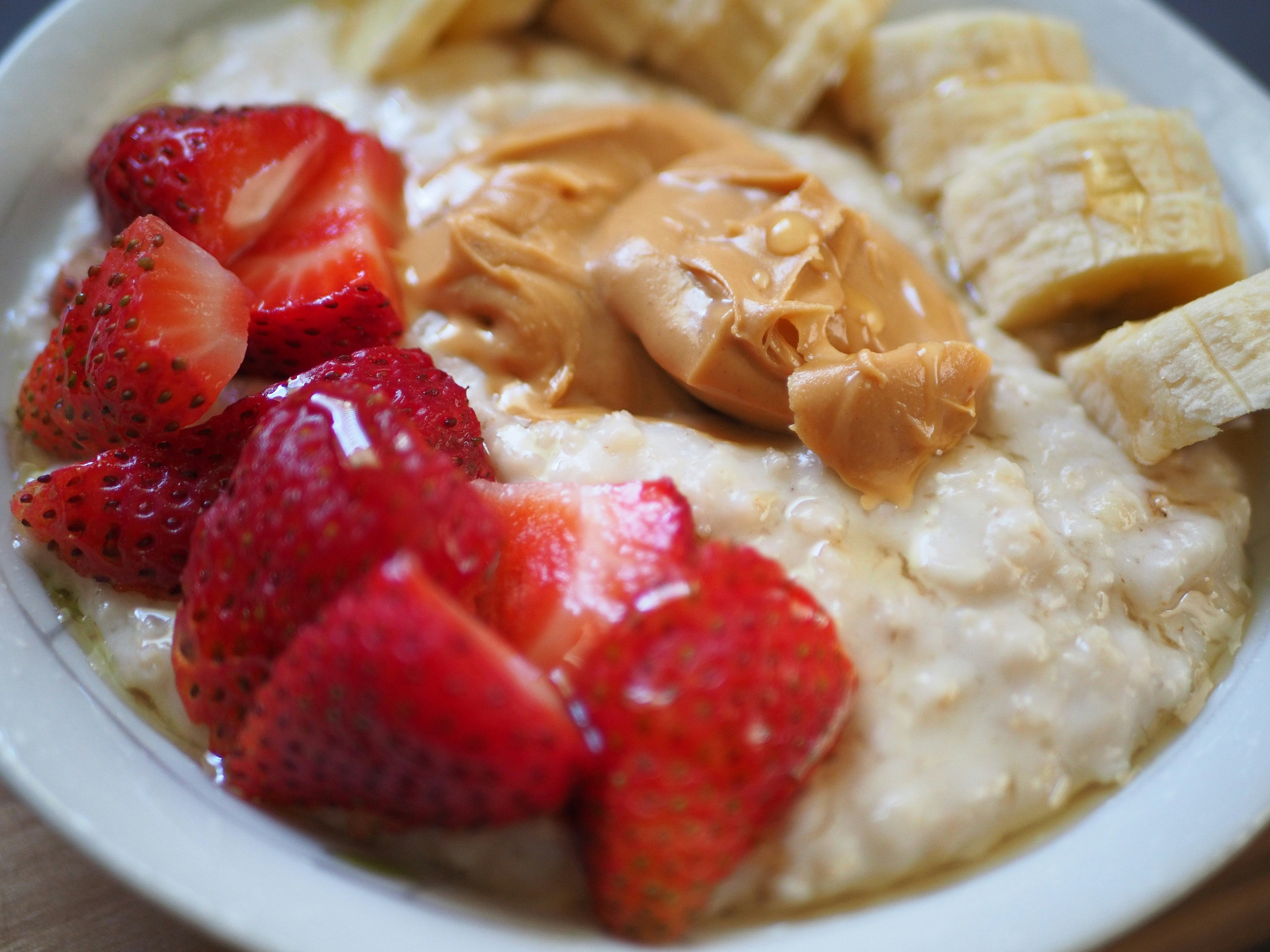 Amerikanische Erdnussbutter-Bananen-Overnight-Oats